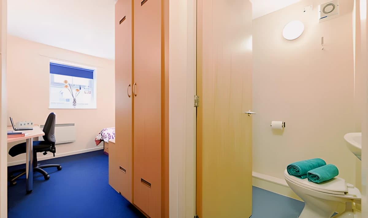 Ensuite - Silver