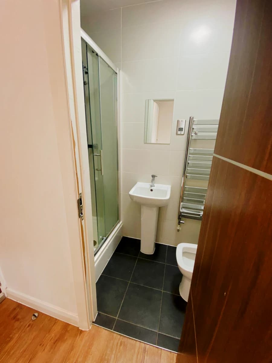 17 De Montfort Street image