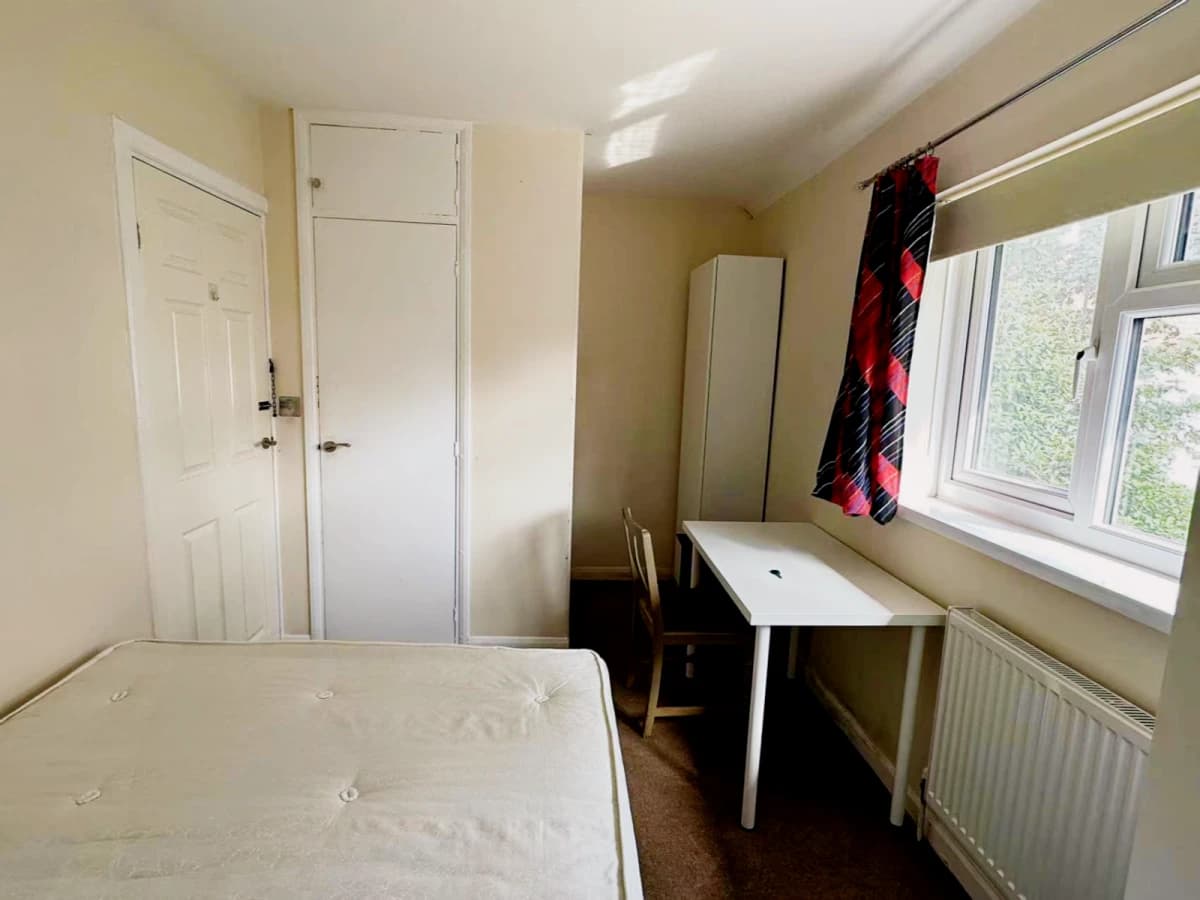 Entire Place·4B2B···Anslow Avenue