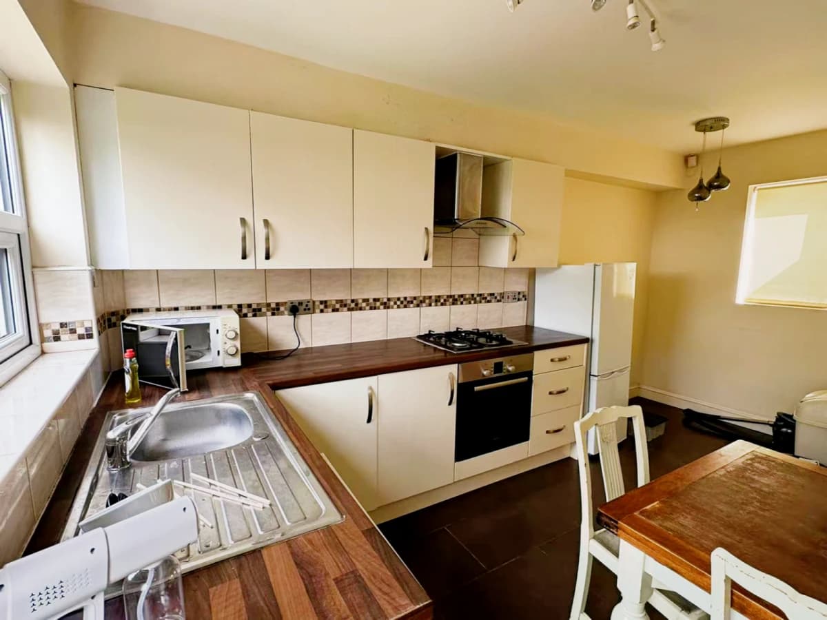 Entire Place·4B2B···Anslow Avenue