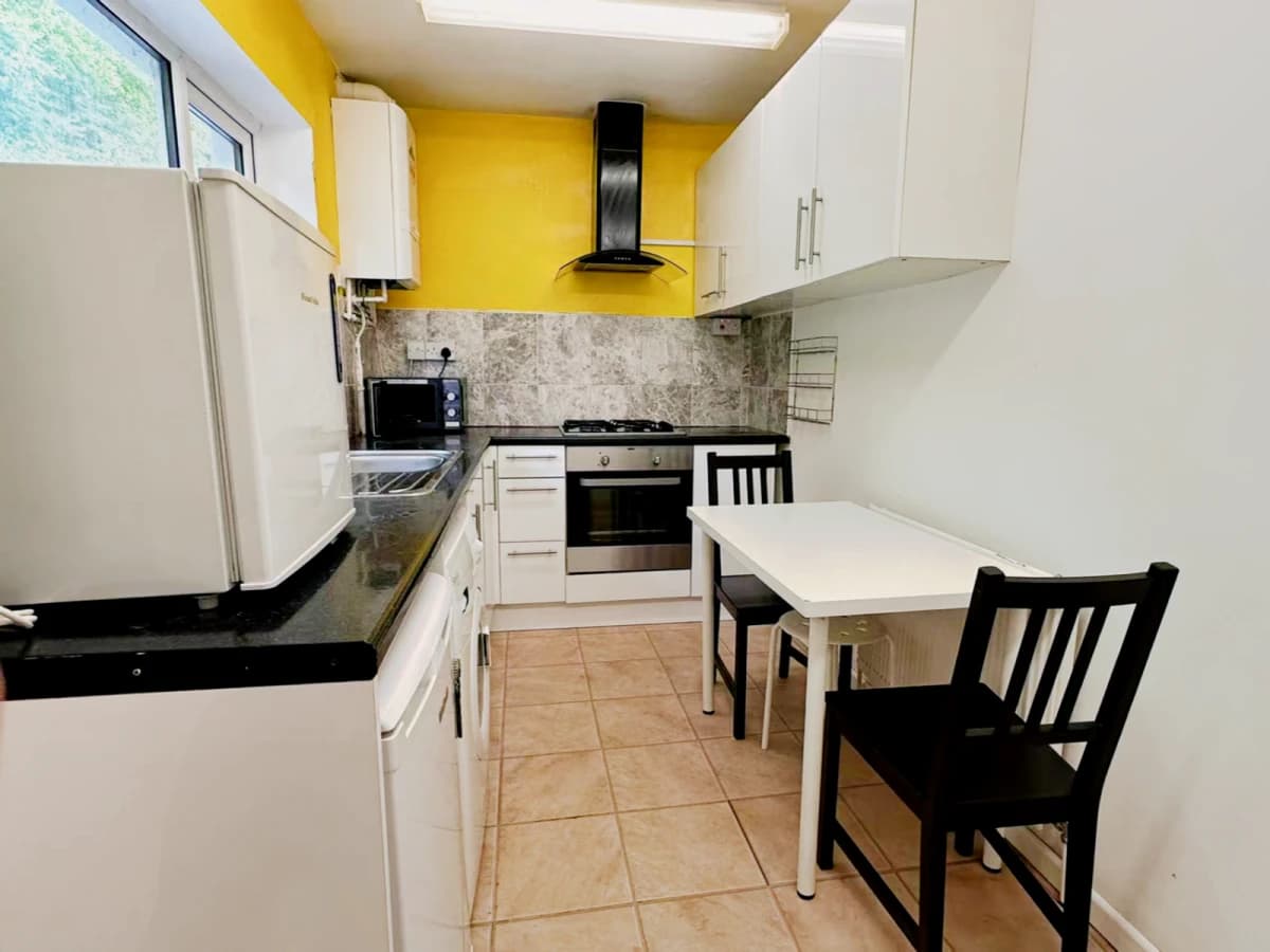 3 bedrooms 2 bathrooms