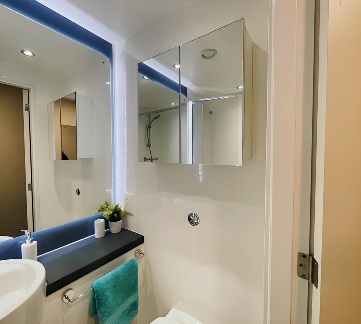 Hillfort House image 5