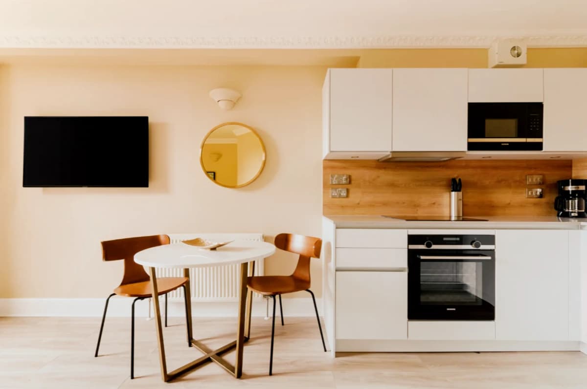 One-Bedroom Apartment w/ Garden View