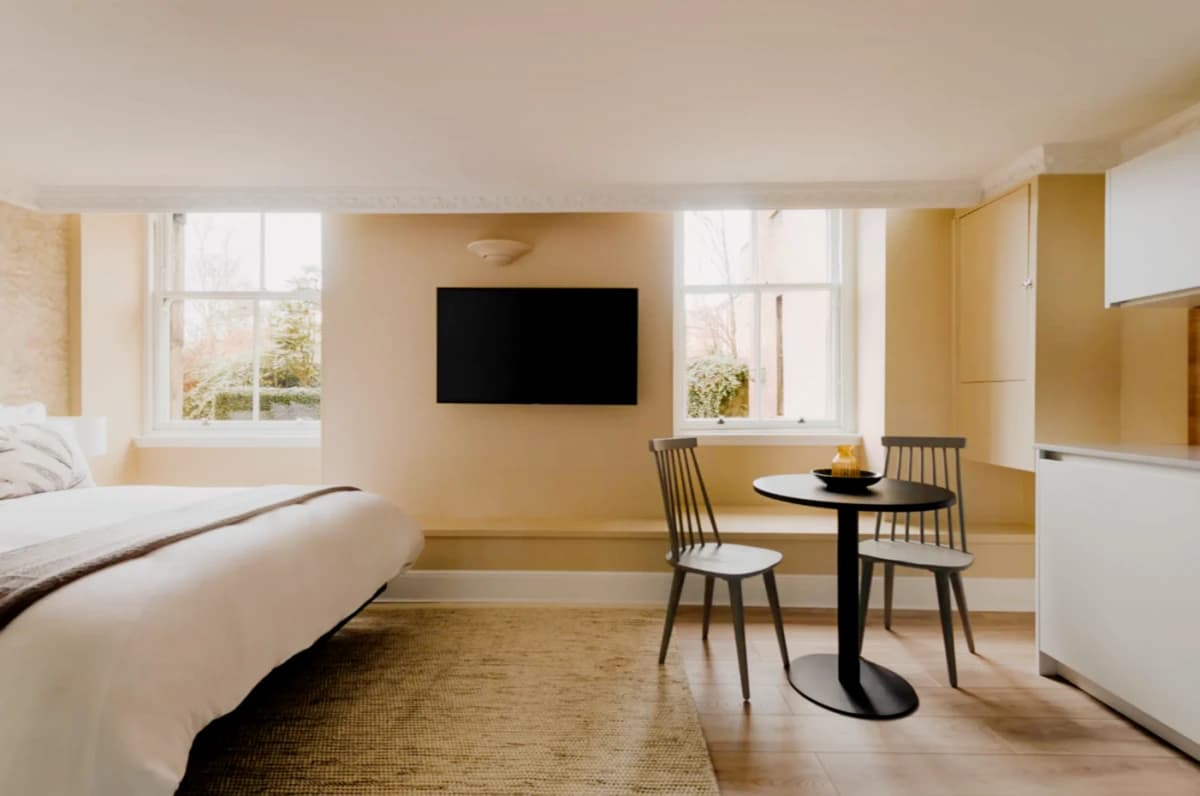 Studio Apartment