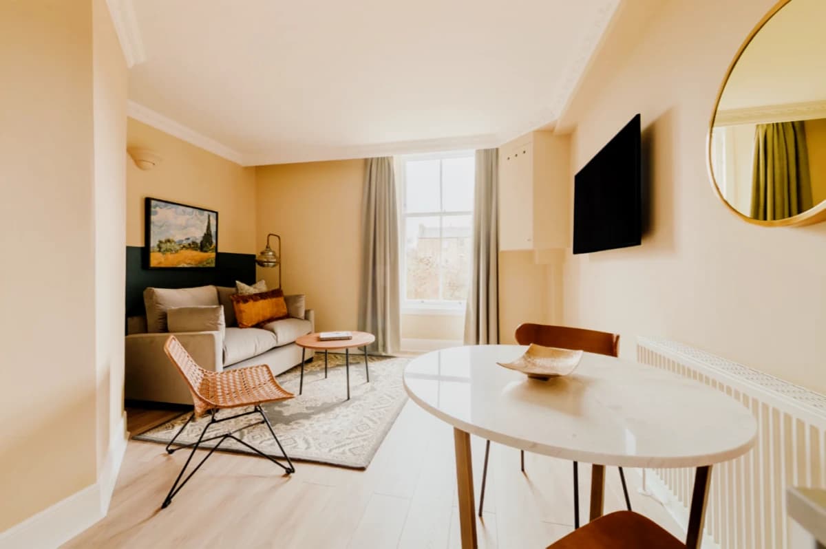 One-Bedroom Apartment w/ Garden View