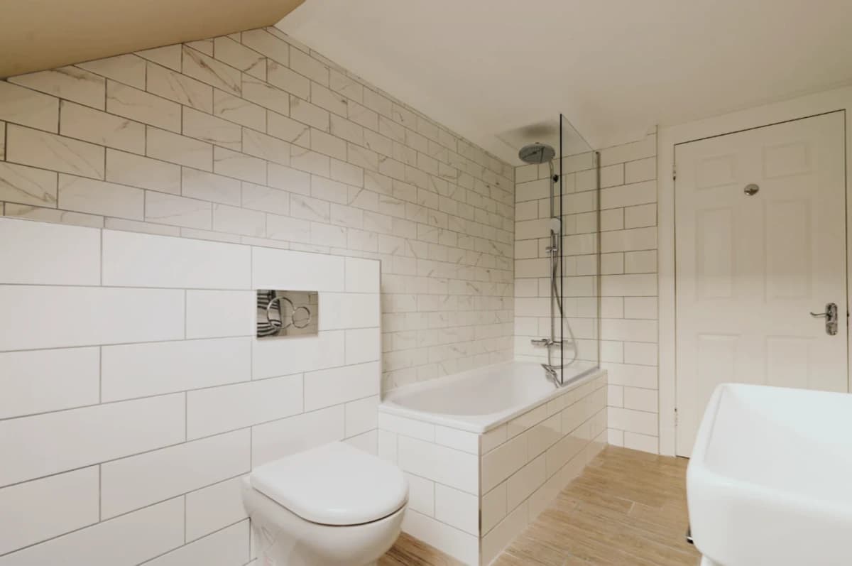 Two-Bedroom Apartment w/ Balcony