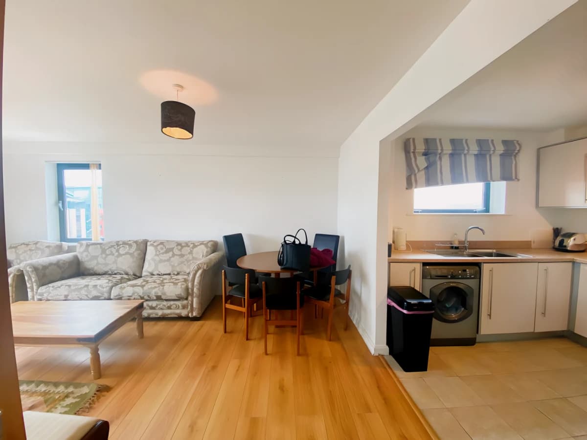 2 bedrooms 2 bathrooms