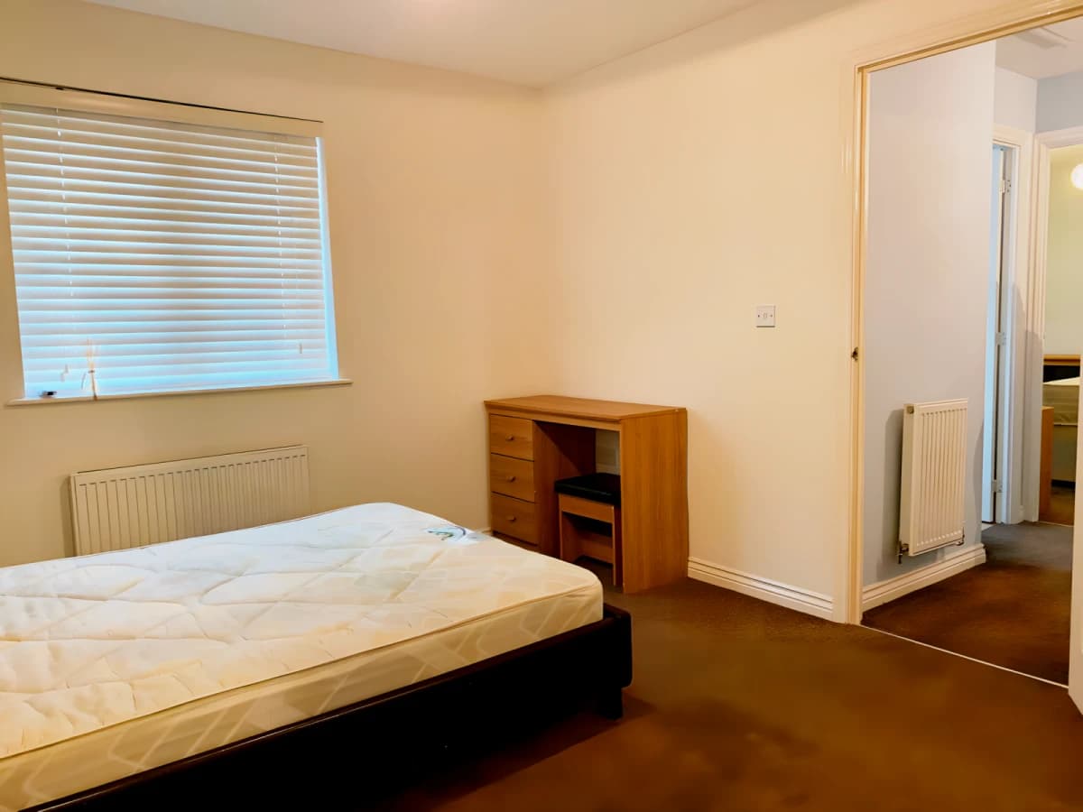 3 bedrooms 2 bathrooms