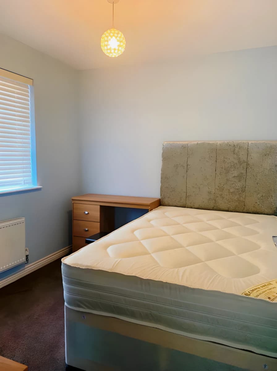 3 bedrooms 2 bathrooms