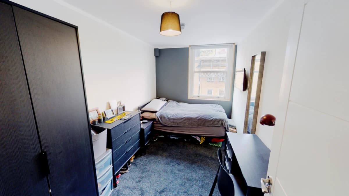 4 Bedroom 1 Bathroom