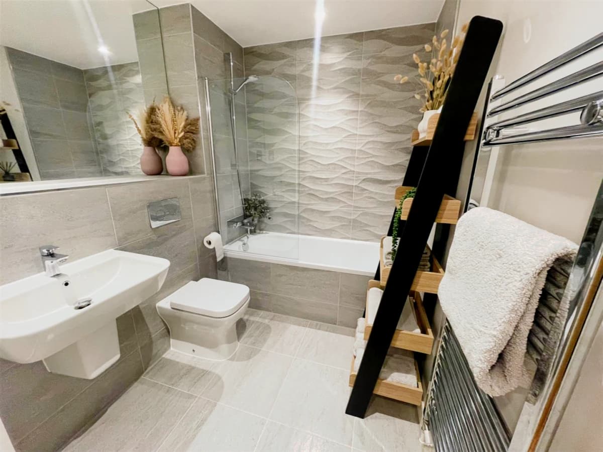 2 Bedroom 2 Bathroom