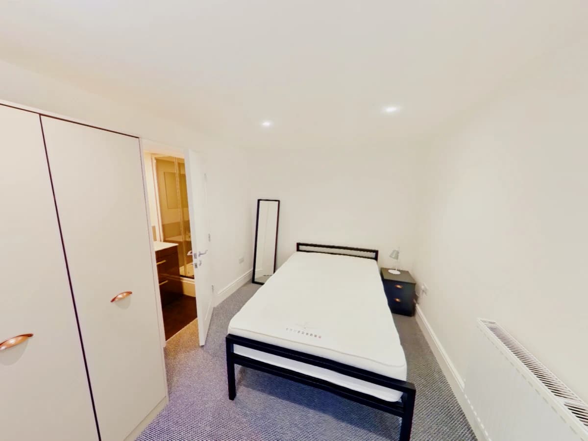 2 Ensuite Bedroom