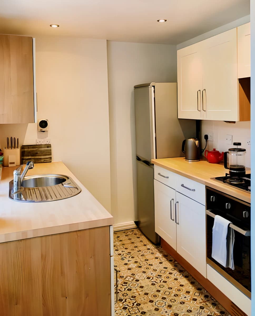 4 Bedroom, 1 Bathroom