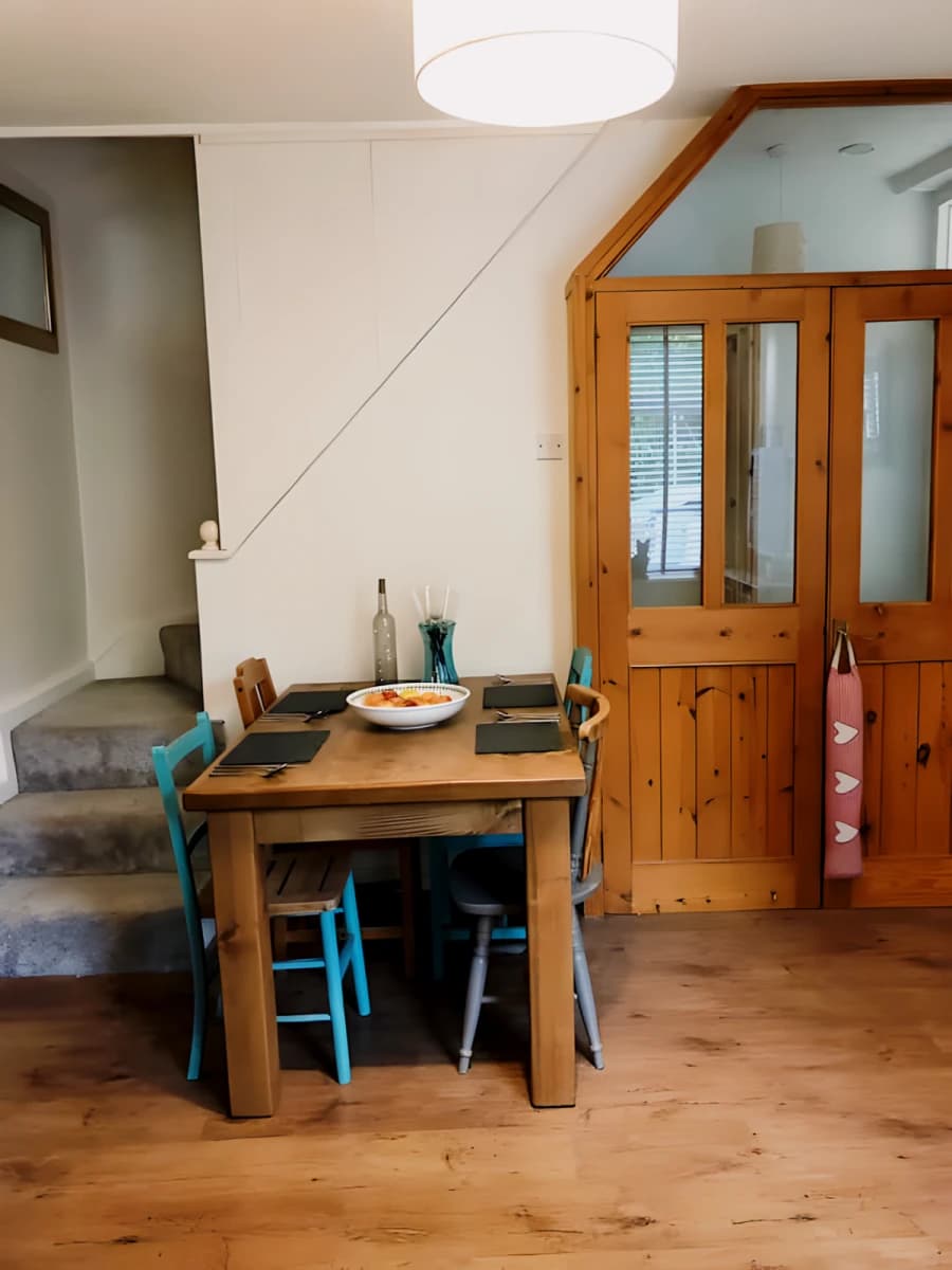 4 Bedroom, 1 Bathroom