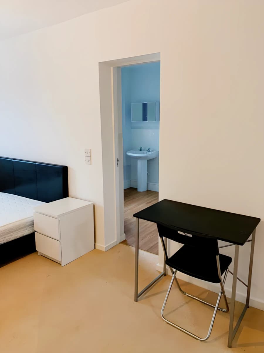 3 Bedroom, 1 Bathroom