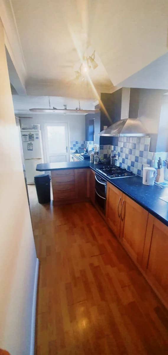 4 Bedroom, 1 Bathroom