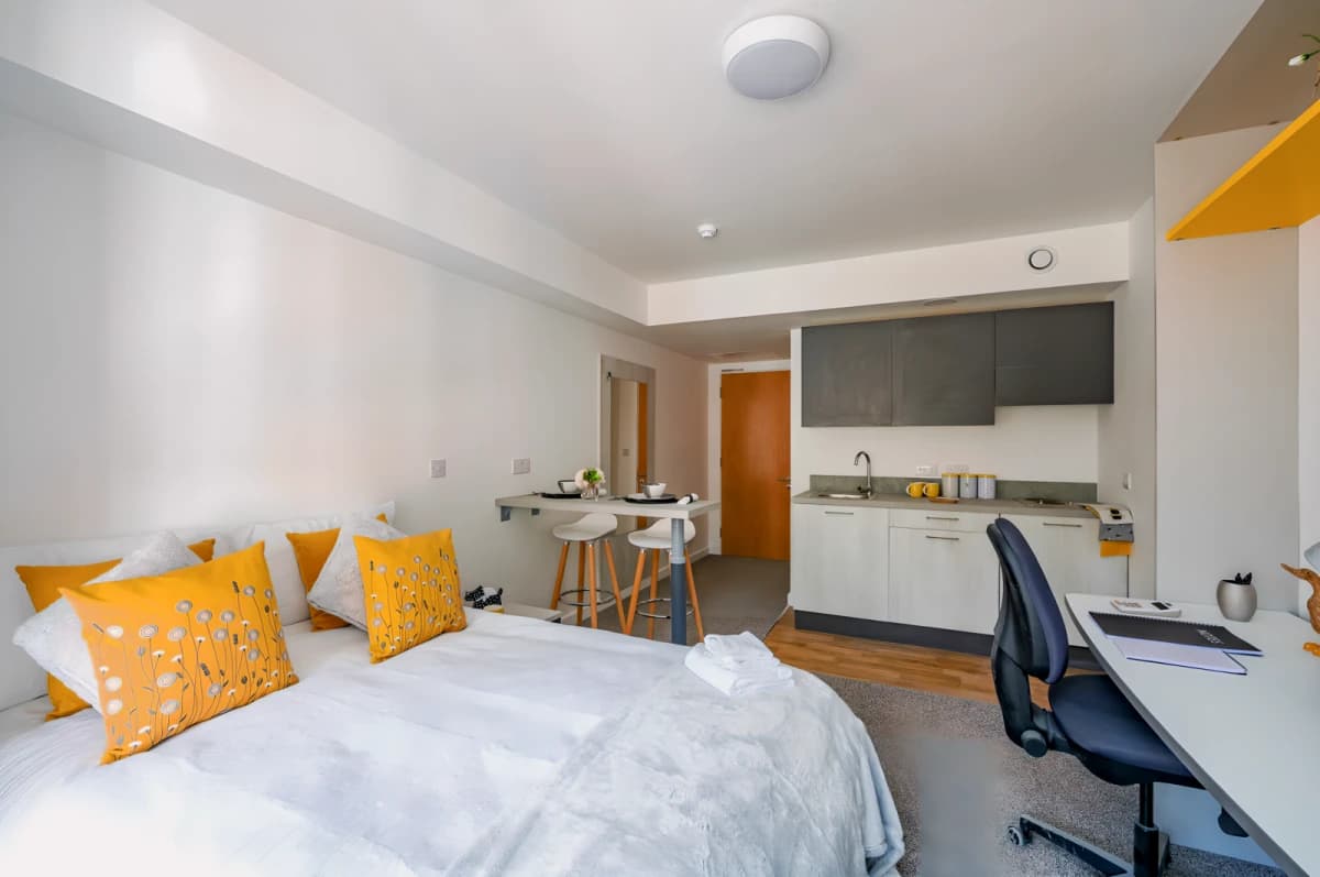 1 Bedroom, 1 Bathroom
