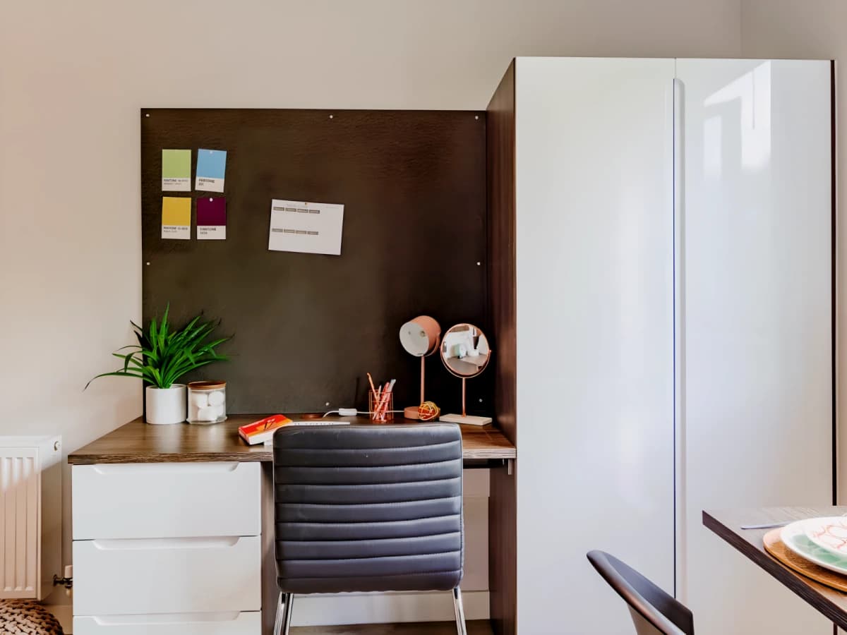 1 Bedroom, 1 Bathroom