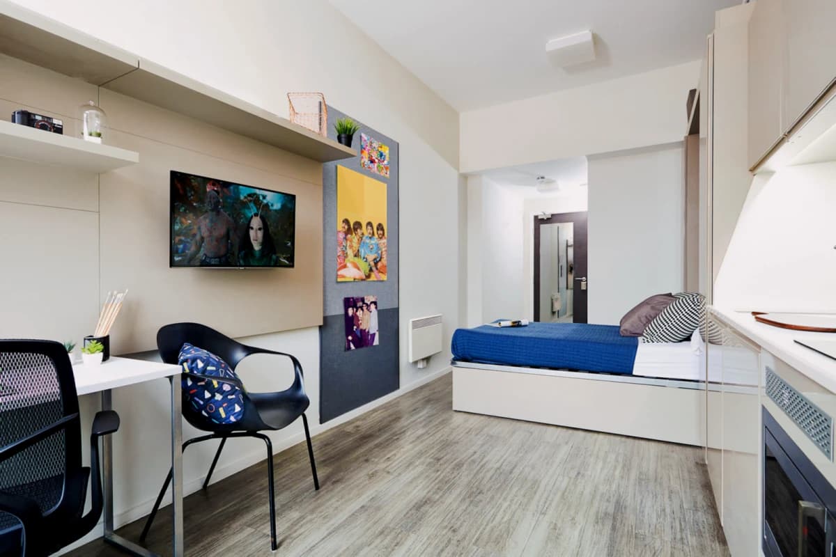 1 Bedroom, 1 Bathroom