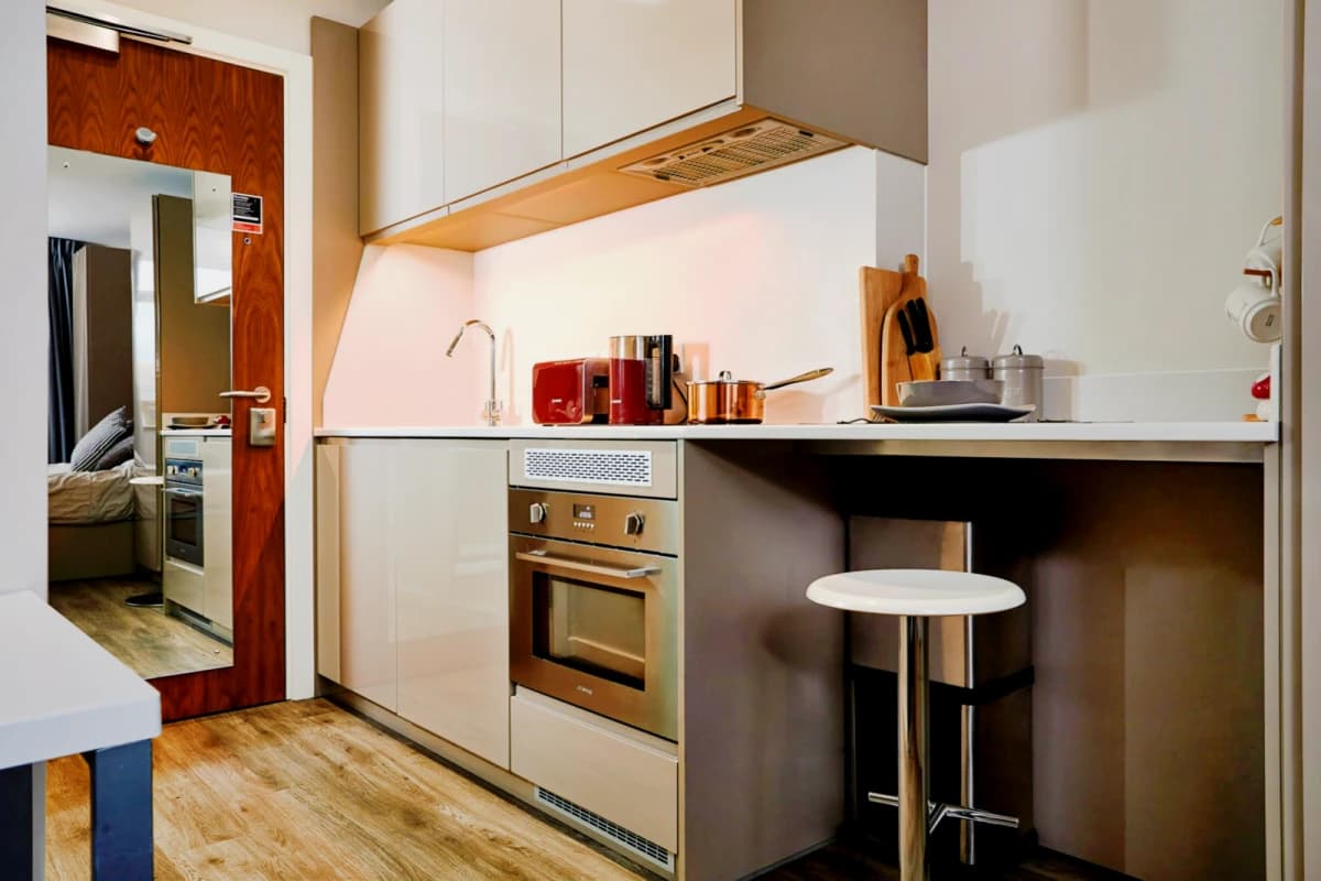 1 Bedroom, 1 Bathroom