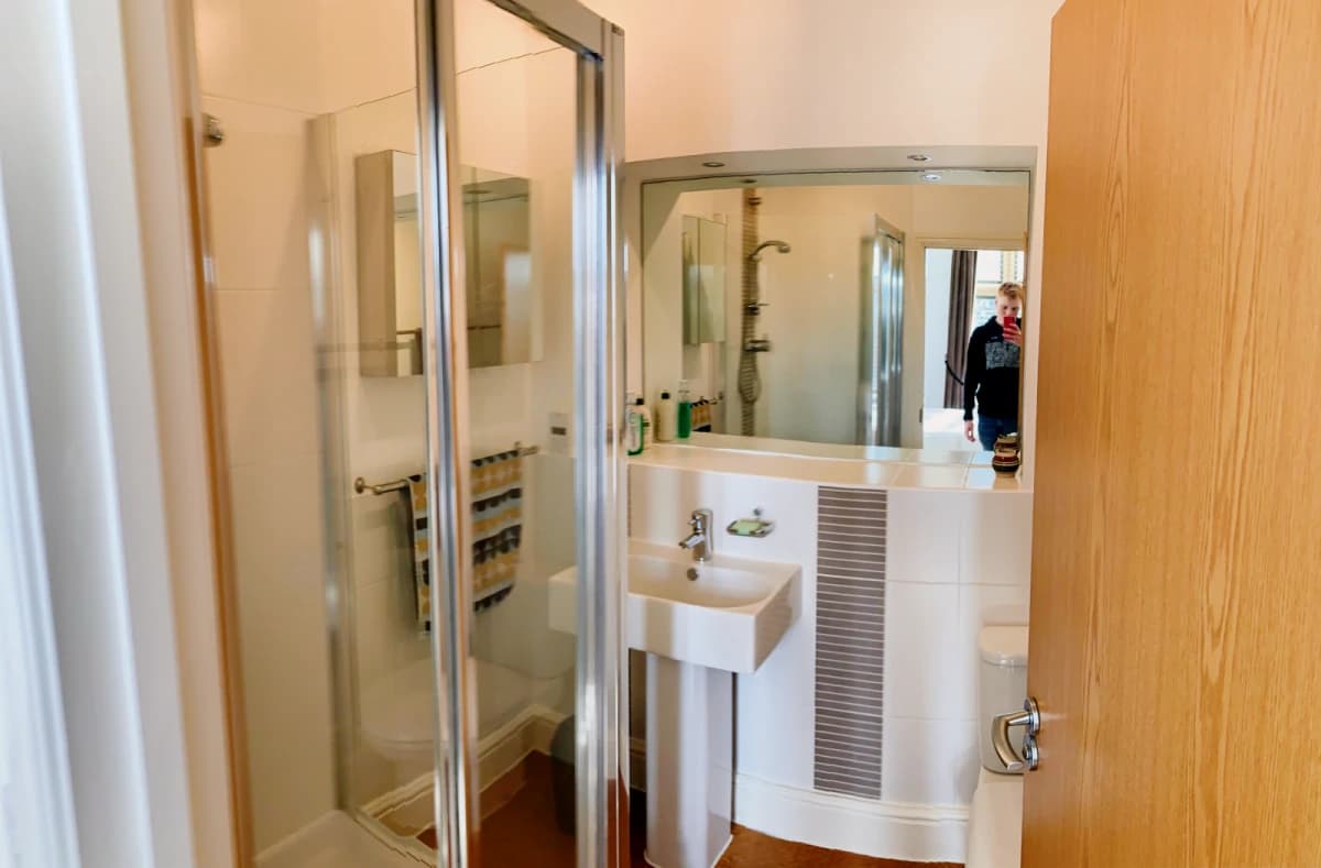 2 Bedroom, 1 Bathroom