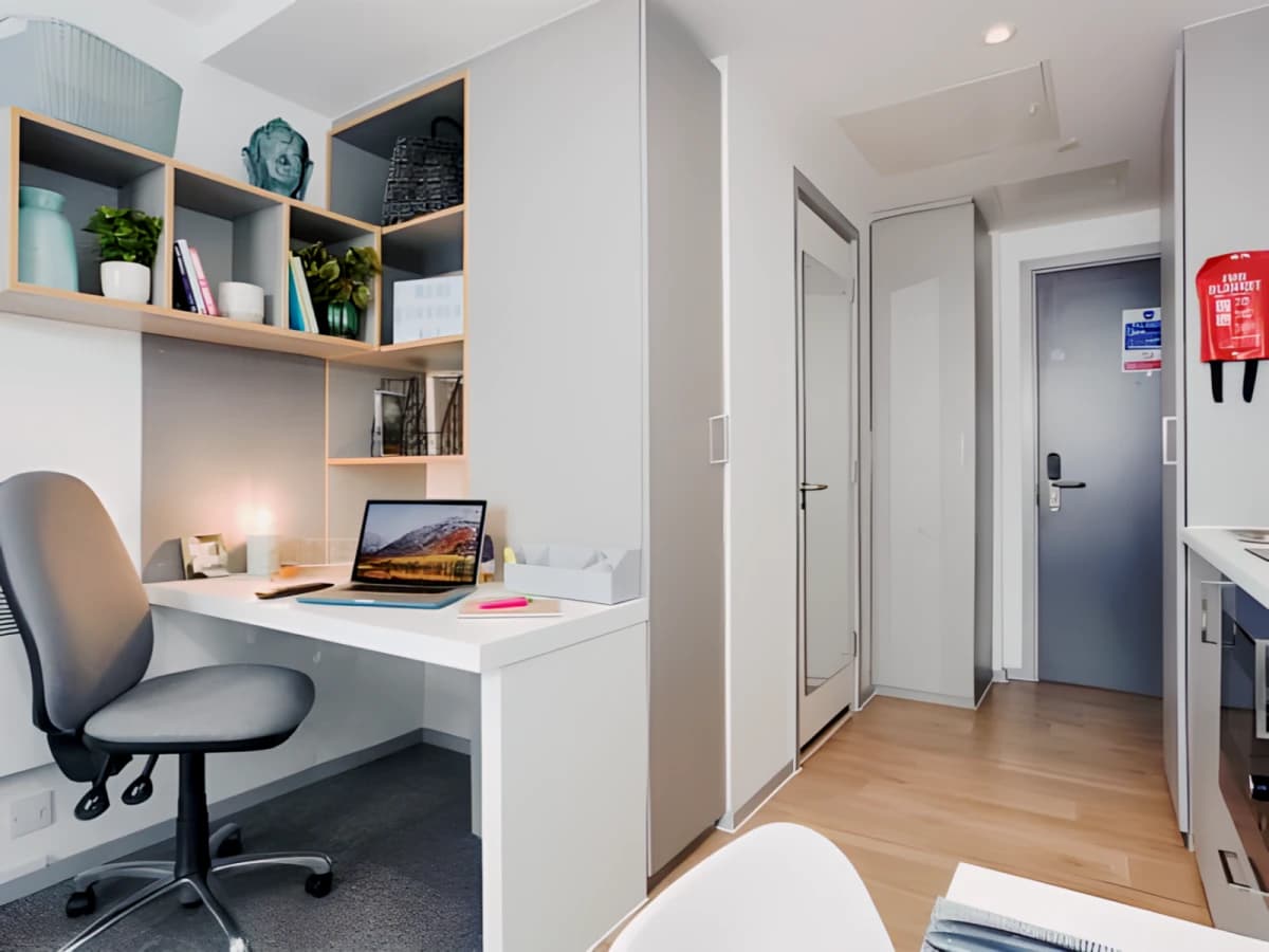 1 Bedroom, 1 Bathroom
