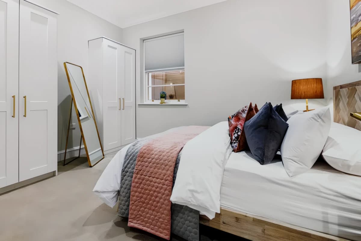 College Square Serviced Apartments