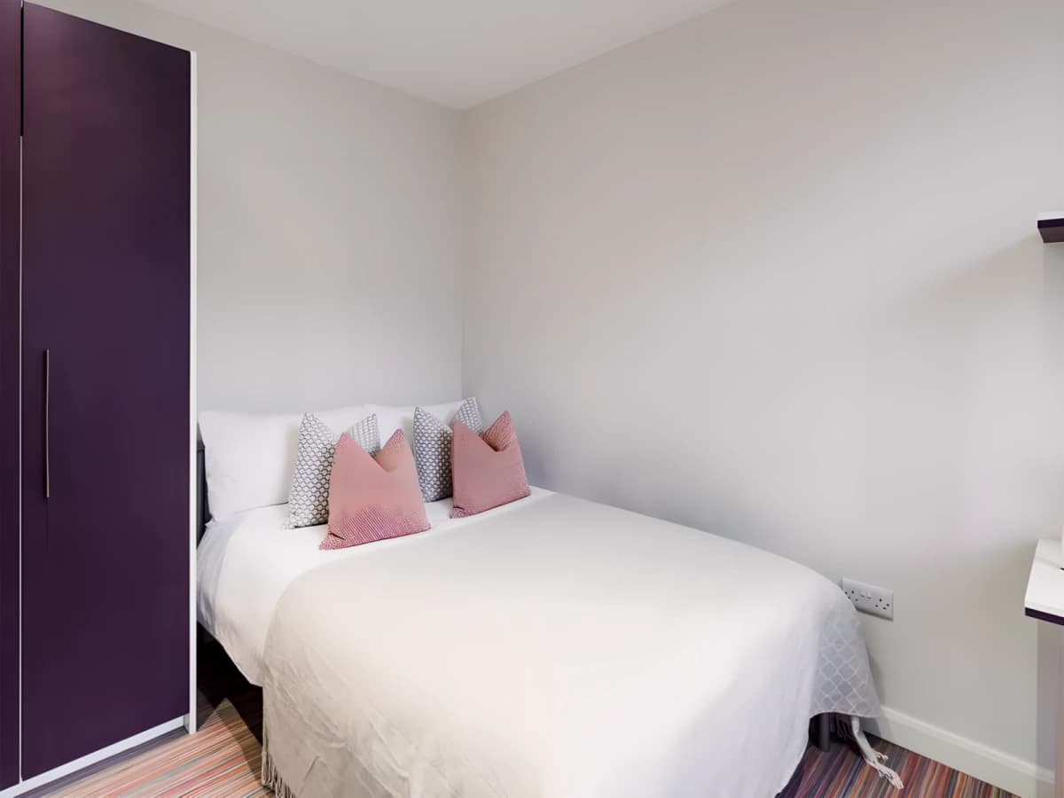 5 Bed 1 Bath