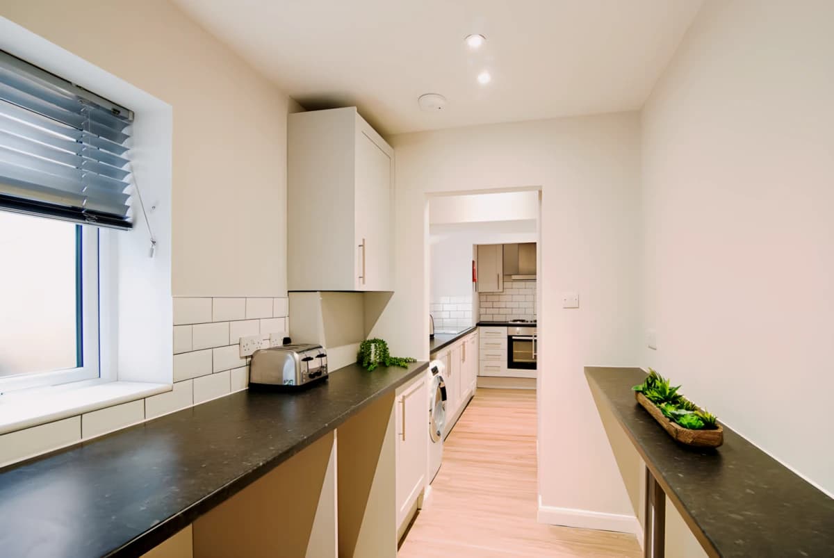 4 Bed 1 Bath