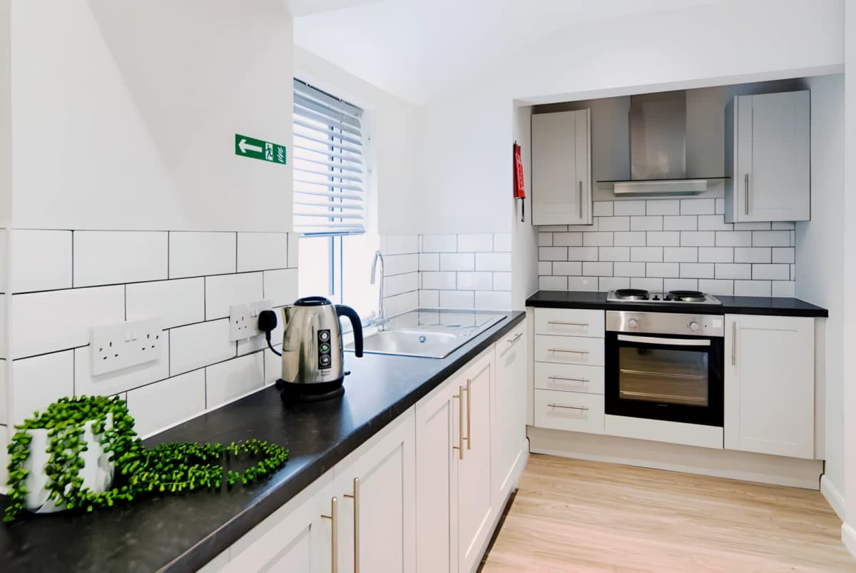 4 Bed 1 Bath