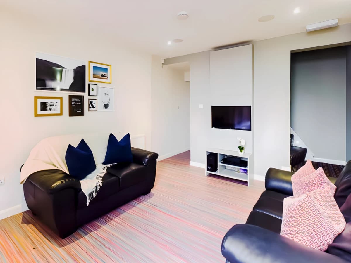 4 Bed 1 Bath