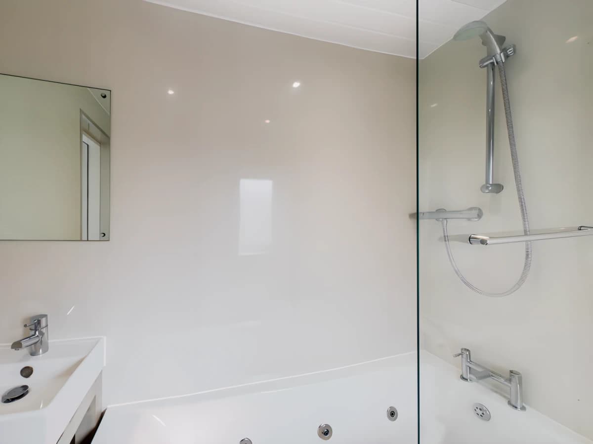 5 bed 1 Bath
