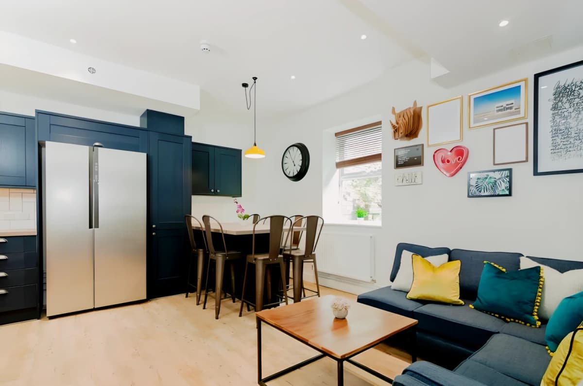 7 Beds 3 baths