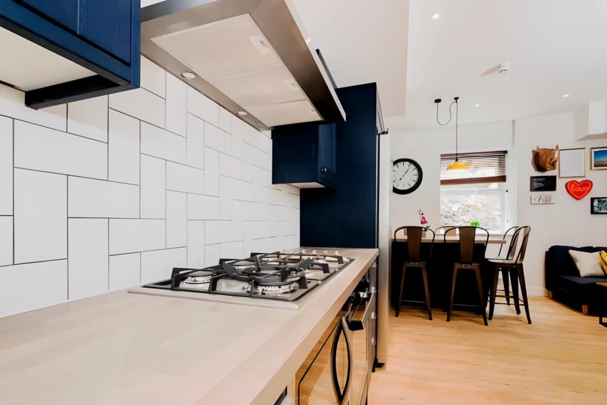 7 Beds 3 baths