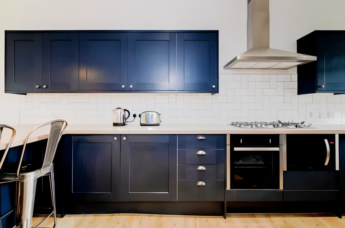 6 Beds 2 baths