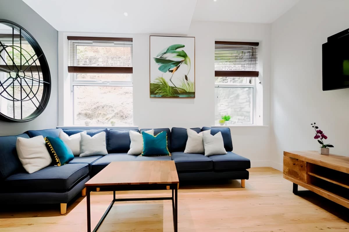 6 Beds 2 baths