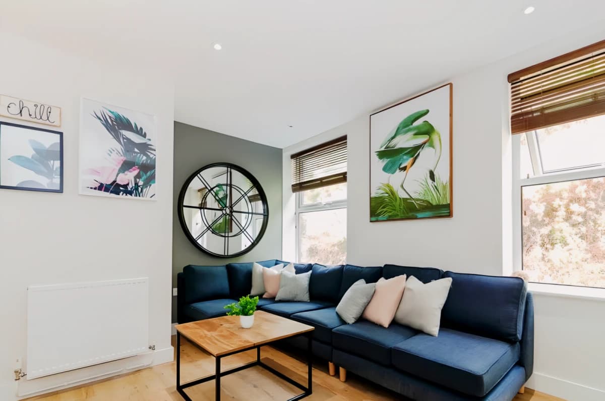 6 Beds 2 baths