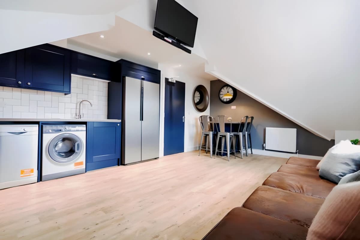 Flat 7, 42 Bankfield Road