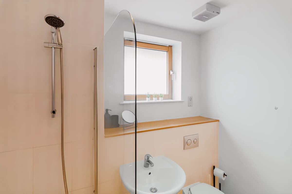 1 Bedrooms 1 Bathroom