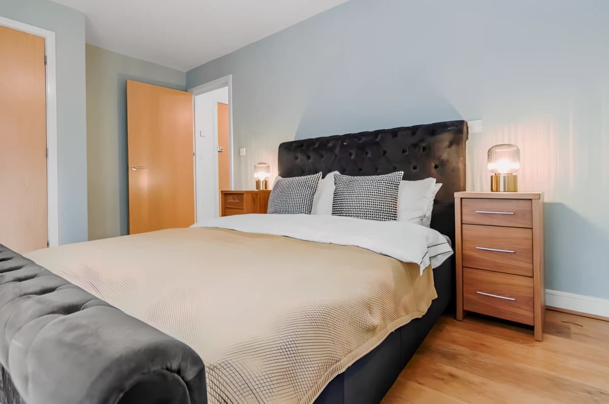 1 Bedrooms 1 Bathroom