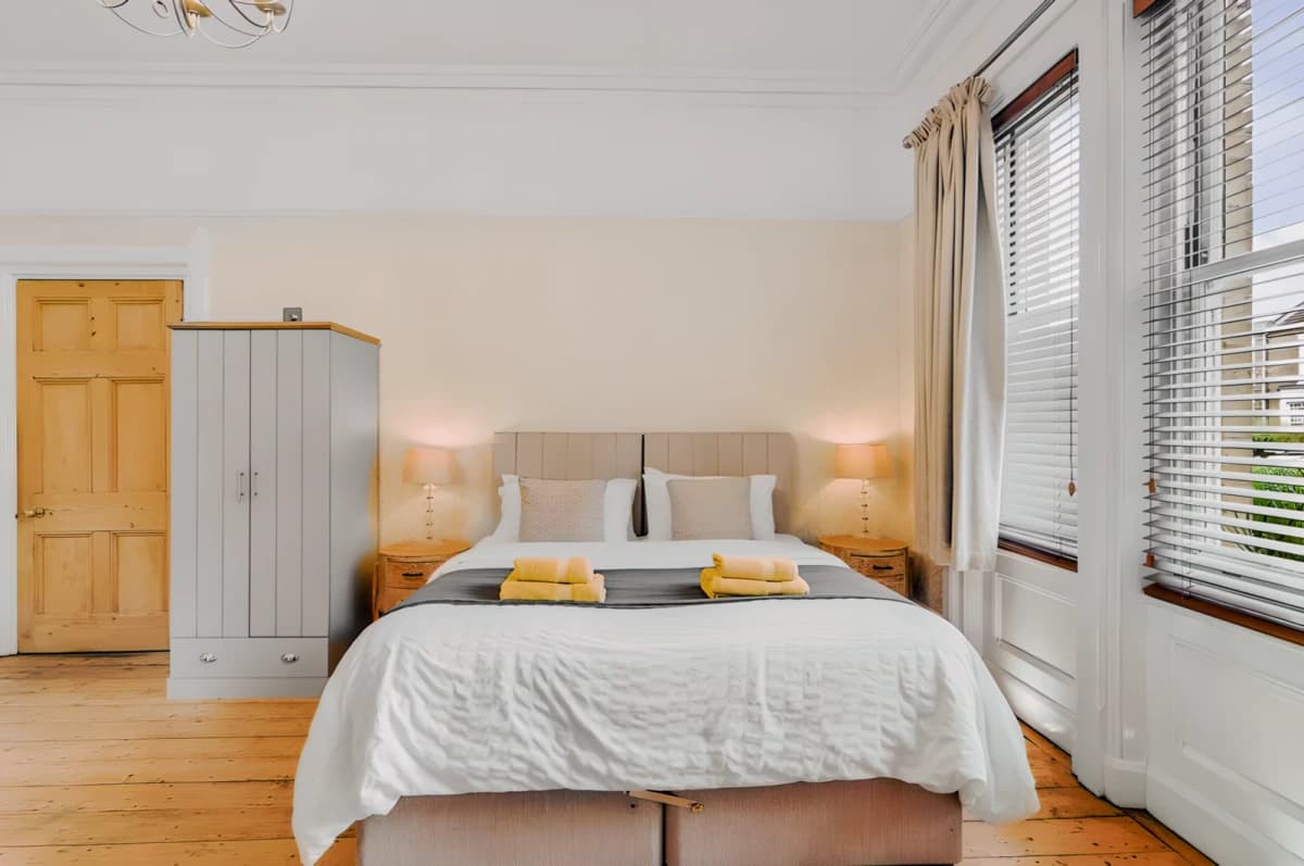 1 Bedrooms 1 Bathroom