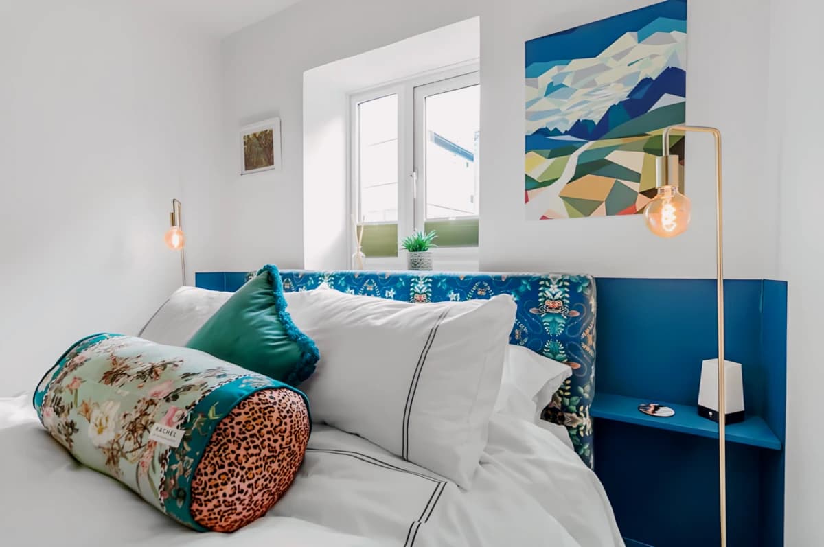 1 Bedrooms 1 Bathroom