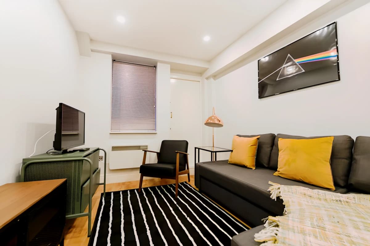 1 Beds 1 Bathroom