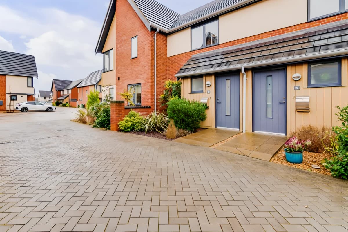 2 bedroom house NE Norwich image 4