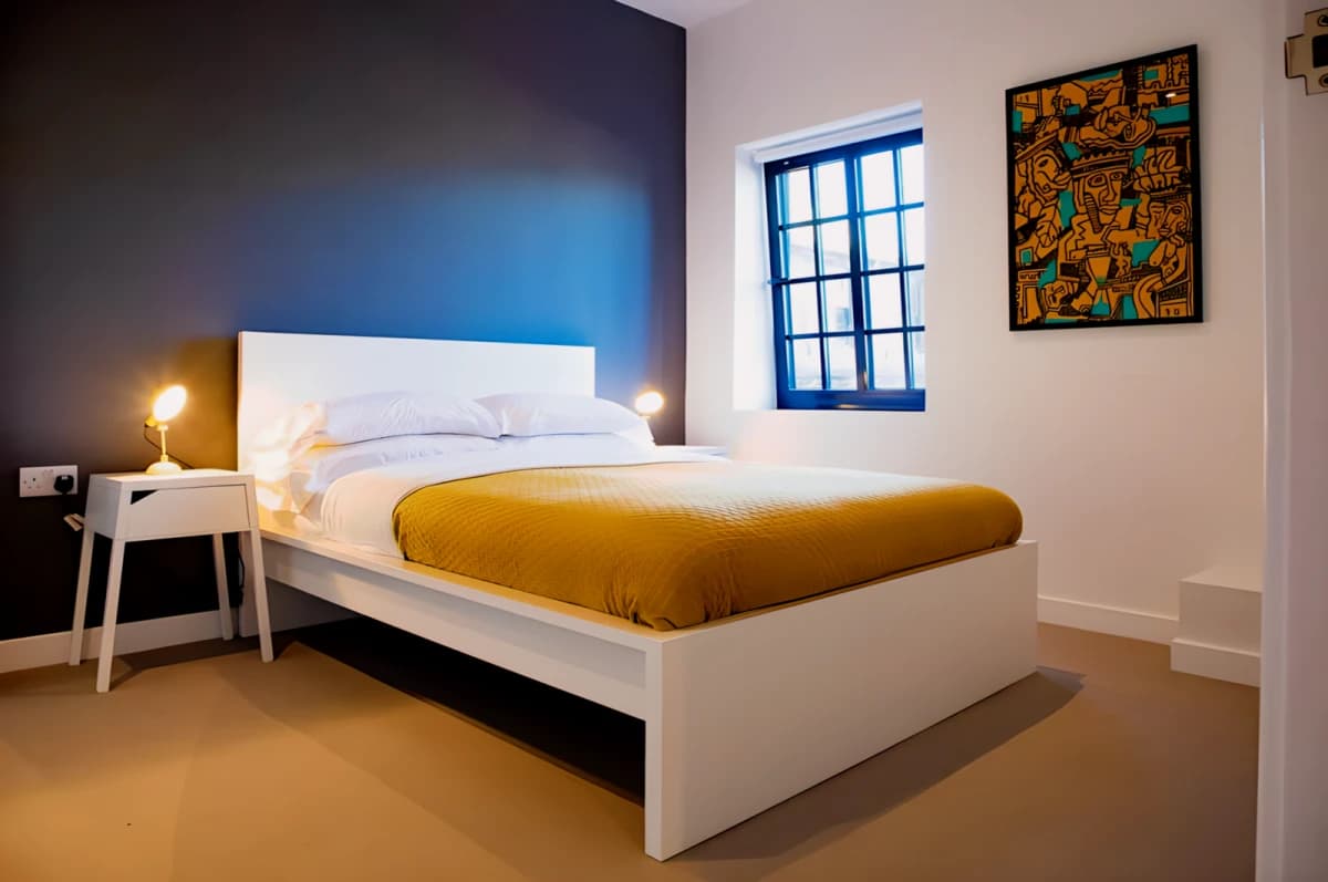 1 Bedrooms 1 Bathroom