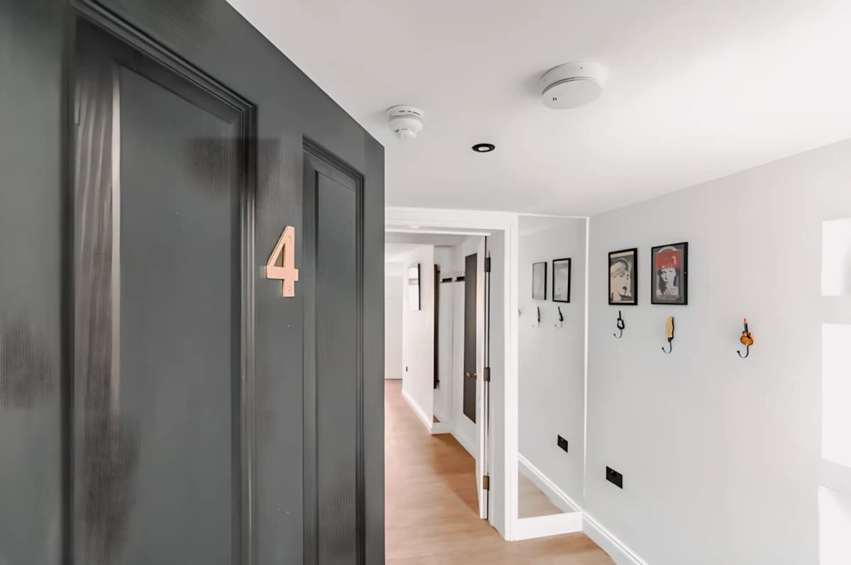 1 Bedrooms 1 Bathroom