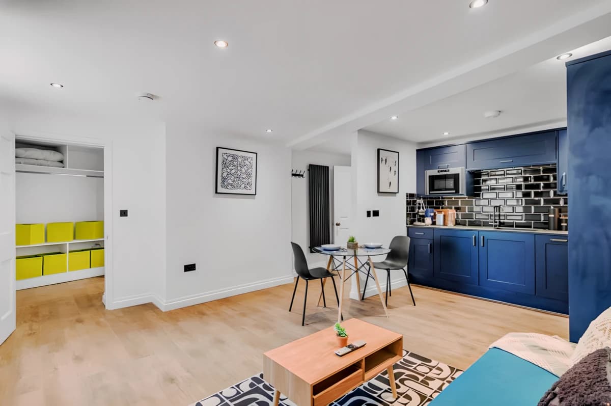 1 Bedrooms 1 Bathroom