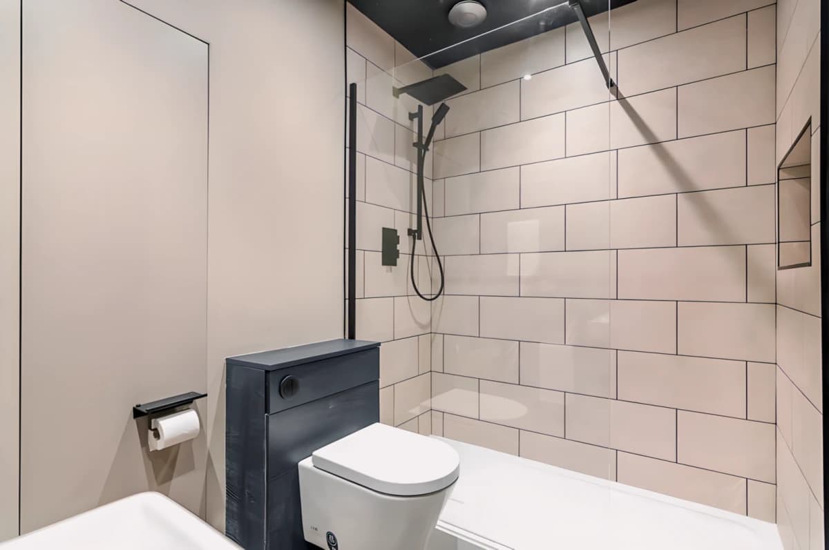 1 Bedrooms 1 Bathroom