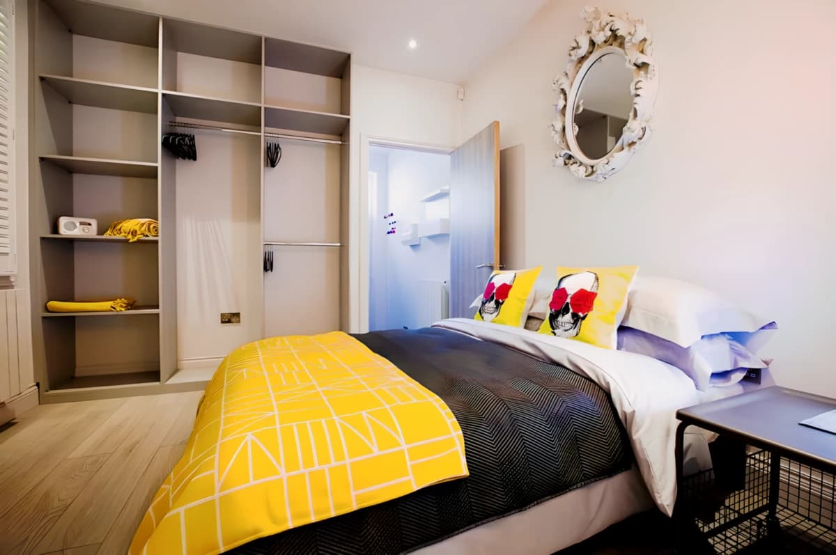 2 Beds 1.5 Bathroom