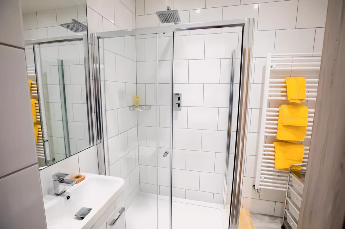 2 Beds 1.5 Bathroom